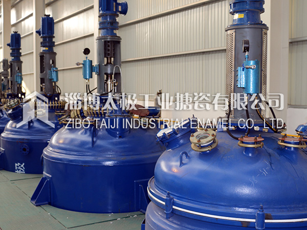 電加熱搪瓷反應(yīng)釜加工過程中有哪些注意事項(xiàng)