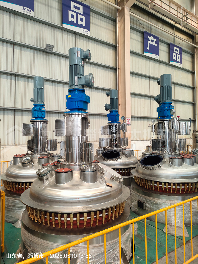 太極 GMP 外包不銹鋼搪玻璃設備生產現場