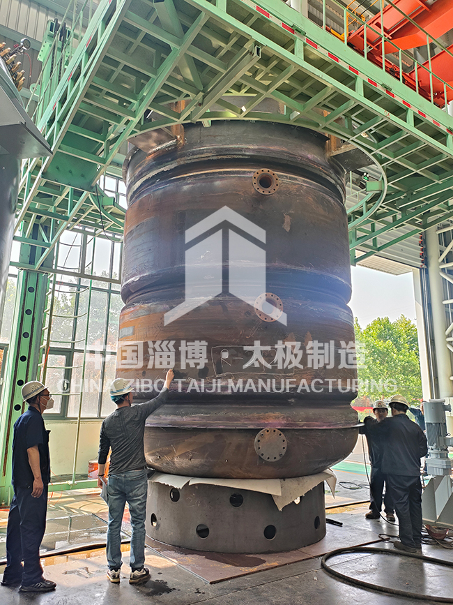 匠心淬煉，品質(zhì)無(wú)界！國(guó)外客戶定制的搪玻璃反應(yīng)釜全部一次性通過(guò)嚴(yán)苛質(zhì)檢