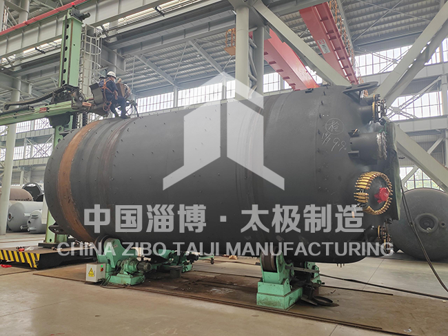 硬核過關(guān)！太極6萬升非標搪玻璃反應釜打壓測試圓滿達標